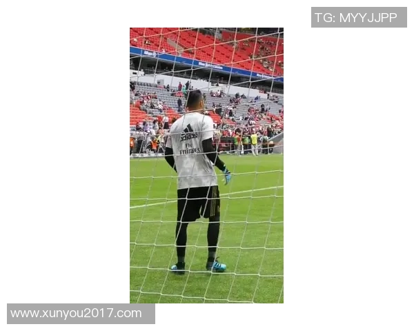 礼仪小姐与足球明星的精彩瞬间背后隐藏的故事与情感交流 礼仪小姐与足球明星的精彩瞬间背后隐藏的故事与情感交流